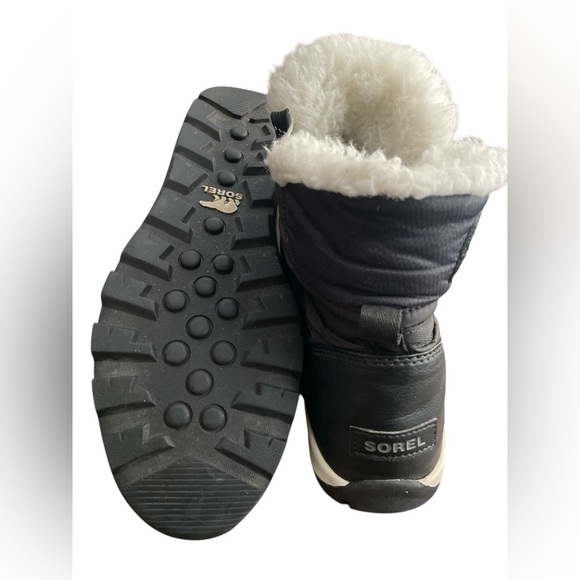Sorel Black Winter Boots with White Faux Fur Lining - Picture 5 of 6